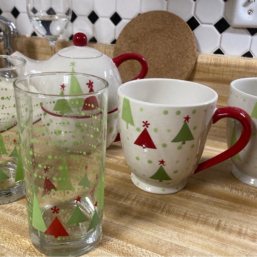 Pier 1 Tea for One Christmas Tree Polka Dot Set plus 2 mugs and 2 glasses- MATCH